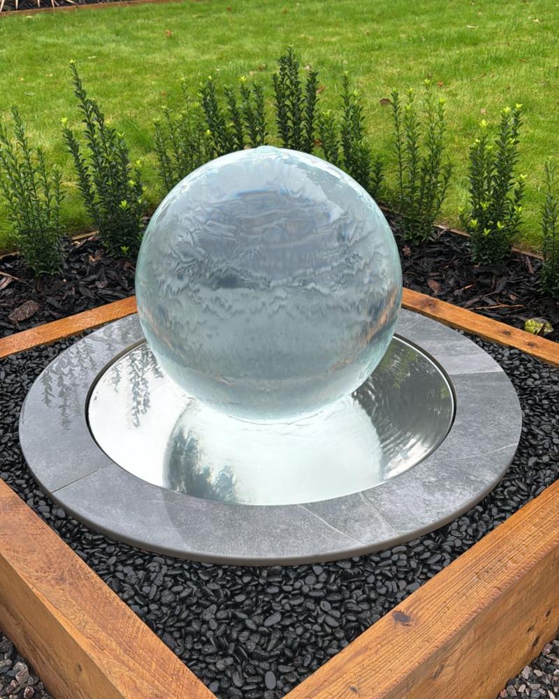 Aquaglobe Original Plus | Garden Water Features | Acrylic Water Features Aquaglobe Original Plus | Garden Water Features | Acrylic Water Features